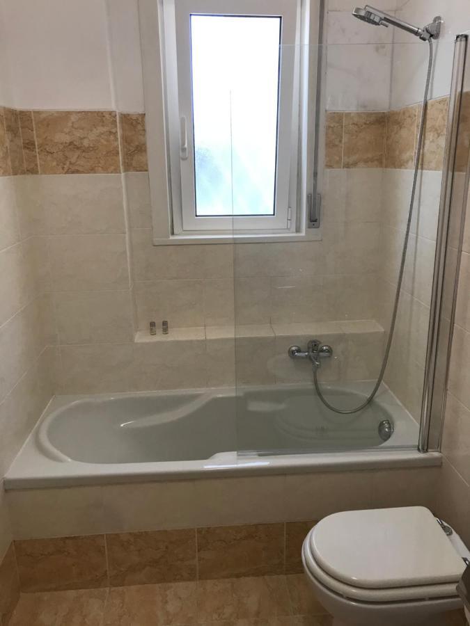B&B Parco 2 Giugno Bari Exteriör bild