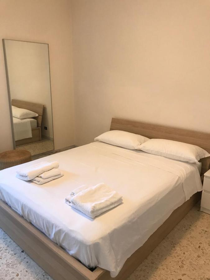 B&B Parco 2 Giugno Bari Exteriör bild